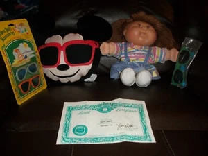 First Edition - CABBAGE PATCH GIRL, BROWN PIGTAILS BROWN EYES W/ 2 TEETH SHOWING - Picture 1 of 3