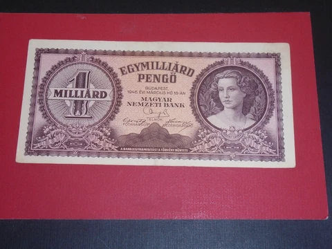 HUNGARY 1946 1,000,000,000 / 1 BILLION PENGO CIRCULATED BANKNOTE P-125  (792) Cover