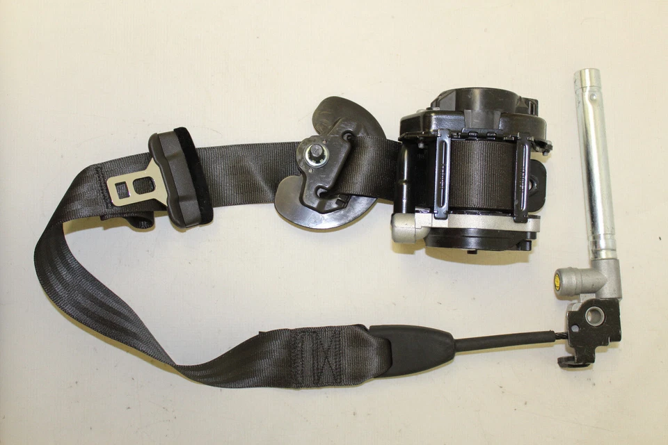 2015 2016 2017 2018 2019 LINCOLN MKC SEAT BELT PRETENSIONER RH - DARK BROWN OEM - Image 1 of 1