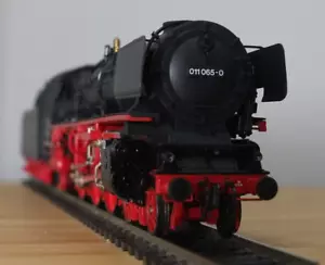 Liliput 101 09 HO gauge DB BR 01.10 Steam locomotive in black livery - Picture 1 of 16