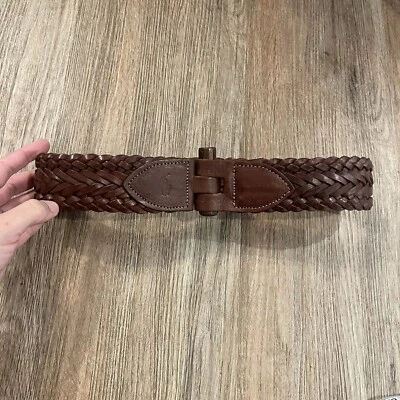 Cinturón de cuero trenzado marrón pequeño Ralph Lauren de colección para mujer cierre de clavija de madera Foto 1 de 4