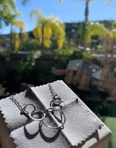 5 Interlocking Rings Sterling Silver Necklace for Her Birthday Anniversary - Picture 1 of 2