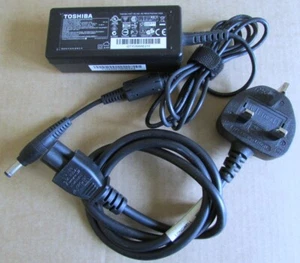 GENUINE TOSHIBA PA3743U-1ACA 19V 1.58A 30W AC POWER SUPPLY CHARGER & UK PLUG - Picture 1 of 3