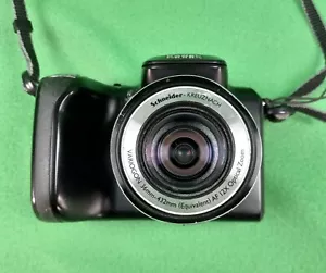 Kodak EasyShare Z712 IS 7.1 Megapixel Digital Camera - Picture 1 of 11