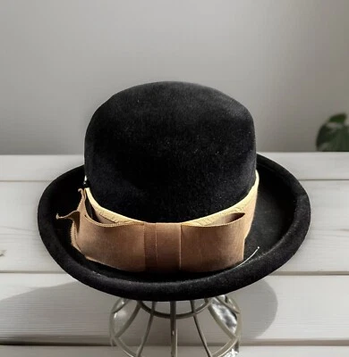 True Vintage 1940s Hat Black Wool Felt Cream Ribbon Bowler Church Elegant Retro - Image 1 of 4