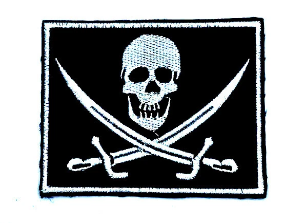 PIRATE  PATCH -  Skull Swords BLACK/WHITE Color - Image 1 of 1