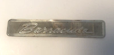 Insignia de tablero de instrumentos Plymouth Barracuda 1971-1974 logotipo emblema OEM de colección Mopar Cuda Foto 1 de 2