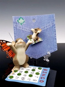 CHARMING TAILS Let's Bingo Figure & PIN - Leaf and Acorn Club Members Exclusive - Picture 1 of 14