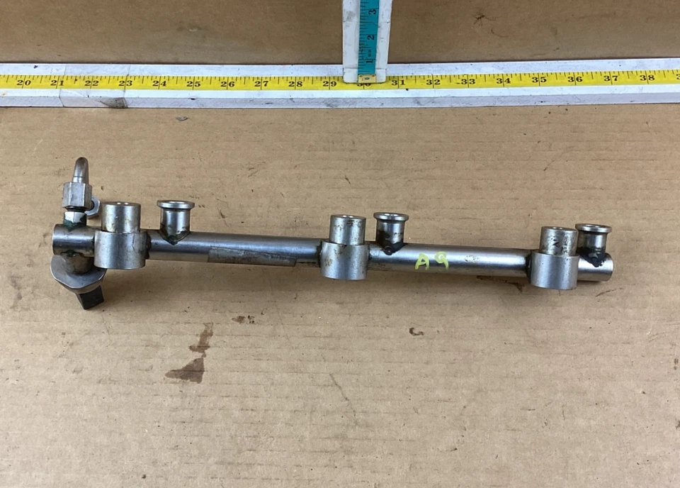 Porsche Cayenne 2008-2010 línea de riel de inyección de combustible inferior 3,6 L OEM Foto 1 de 4