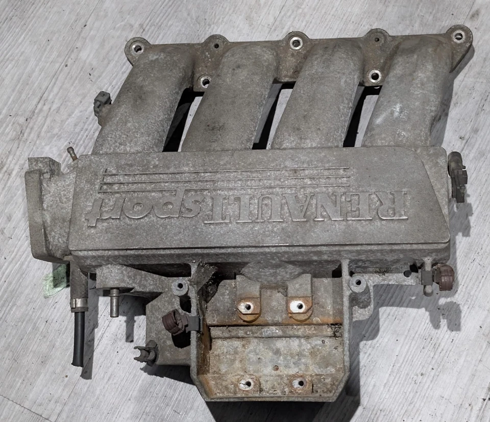 Renault clio sport 182 inlet manifold upper  - Image 1 of 1