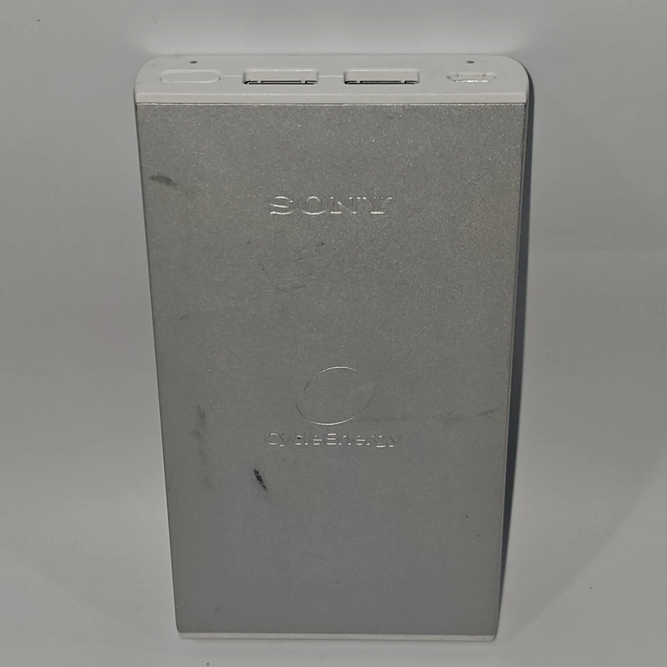 Banco de energía de carga portátil Sony Cycle Energy CP-F10L USB batería SIN CARGADOR Foto 1 de 3