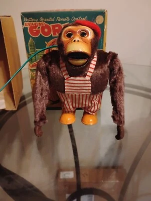 Linemar Walking Gorilla a pilas Foto 1 de 4