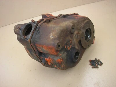 Case 210 Tractor Peerless 2300 2326 4-Speed Transmission Housing C19537 C19538 - Image 1 of 4