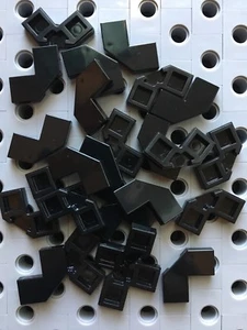 Lego schwarz 2x2 Flachziegel 90 Grad mit 45 Grad Schnitt Gebäude Dachboden 25 Stck. - Bild 1 von 2