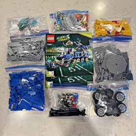 LEGO 7066 Alien Conquest Earth Defense HQ - 100% Complete w/Figs and Books