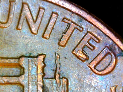 1967p Lincoln cent w/2 die chips on reverse+ die crack - Image 1 of 4
