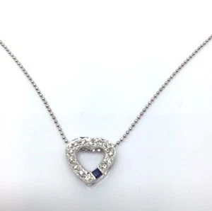 COLGANTE EN FORMA DE CORAZÓN DE ORO BLANCO 14K CON DIAMANTES Y ZAFIRO CON CADENA DE 14K CON G - Imagen 1 de 9