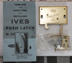 Vintage Ives 820F3 Schrankdrücker Aufputz Schmiedestahl Messing hell - Bild 1 von 8