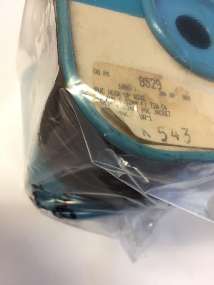 8529 BELDEN MARRÓN CONEXIÓN SÓLIDO 20AWG 1000 FT NUEVO Foto 1 de 1