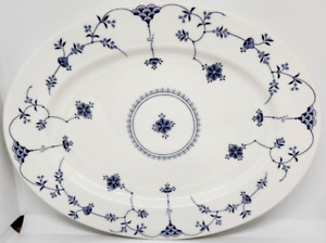 Churchill Finlandia White Blue Floral Oval Serving Platter Smooth Rim