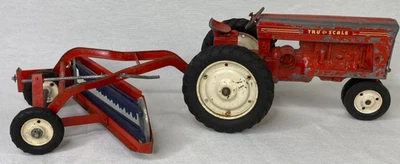 Vintage Carter Tru Scale Red Tractor  Rake Attachment 1:16 Scale Diecast USA - Image 1 of 4