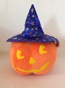 Hallmark Halloween Jack o Laterne Plüschkürbis mit Hexenmütze 13 Zoll x 10 Zoll - Bild 1 von 7