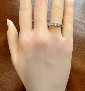 14k White Gold .50ctw Diamond 3 Stone Past Present Future Ring Sz 8 - 8.25 - Picture 1 of 8
