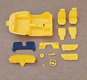 Monogram 1/24 1987 CHEVY CORVETTE ROADSTER INDYCAR OFFICIAL PACE CAR INTERIOR - Picture 1 of 3