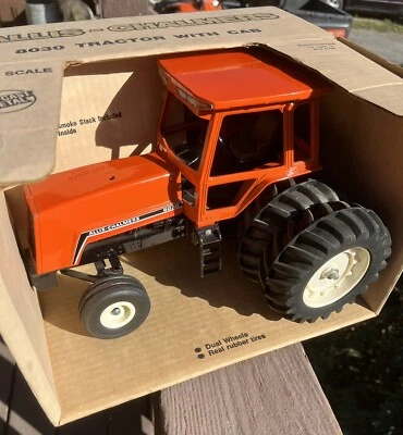Vintage 1982 Ertl Allis-Chalmers 8030 Tractor With Cab Duals 1/16 Scale **NICE** - Image 1 of 4