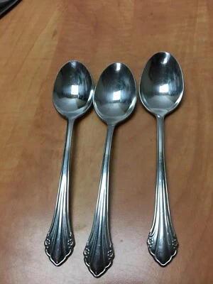 Oneida 1881 Rogers BITTERSWEET REPOSE 6-3/4" Stainless Oval Soup Spoons Lot of 3 - Image 1 of 3