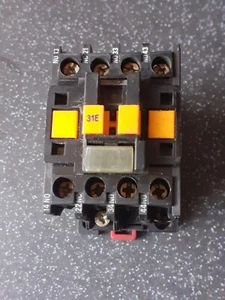 Telemecanique Schütz CA2-DN1319.A65 110 VAC Spule 10 AMP - Bild 1 von 6