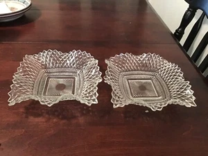 Par de platos de caramelo de vidrio vintage Indiana con borde con volantes y punta de diamante - Imagen 1 de 2