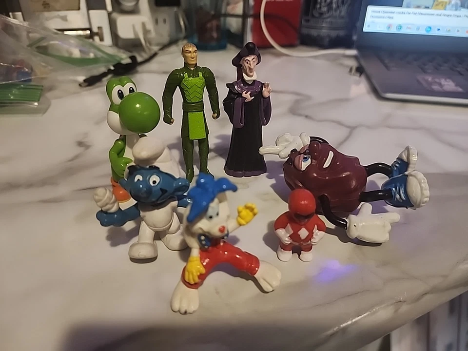 Vintage PVC Mini Figurine Lot - Imagem 1 de 4