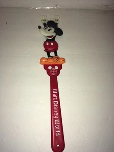 Vintage 1970er Mickey Mouse Rückenkratzer Souvenir Disney Themenparks 16" lang - Bild 1 von 6