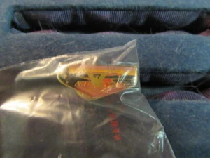 Nentico 12 Flap Shaped Hat Pin   eb17 - Picture 1 of 1