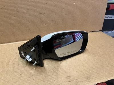 2013-2018 HYUNDAI SANTA FE  SPORT DOOR MIRROR passenger side 8 PIN BLIND SPOT - Image 1 of 4