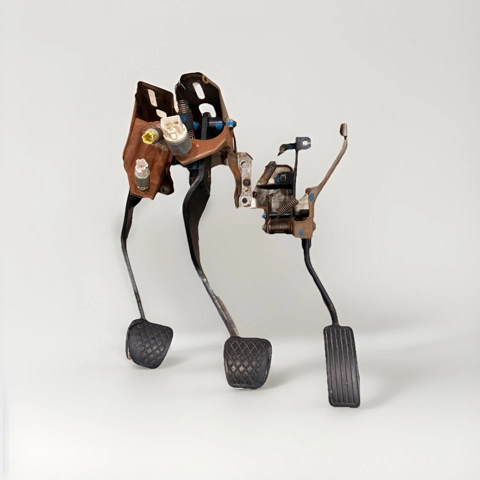 92-2000 Honda Civic Manual Pedal Assembly OEM - Image 1 of 4