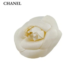 CHANEL Camellia Corsage Vintage Fabric Brooch White 8.5cm x 8.5cm Used - Picture 1 of 11