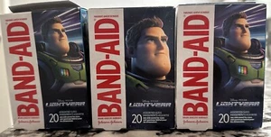Paquete de 3 vendajes marca curita, Disney/Pixar Buzz Lightyear tamaños surtidos 20 ct - Imagen 1 de 2