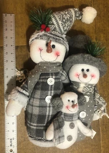 Snowman Family In Grey Christmas Decoration Gift Decor Festive Holiday - Picture 1 of 2
