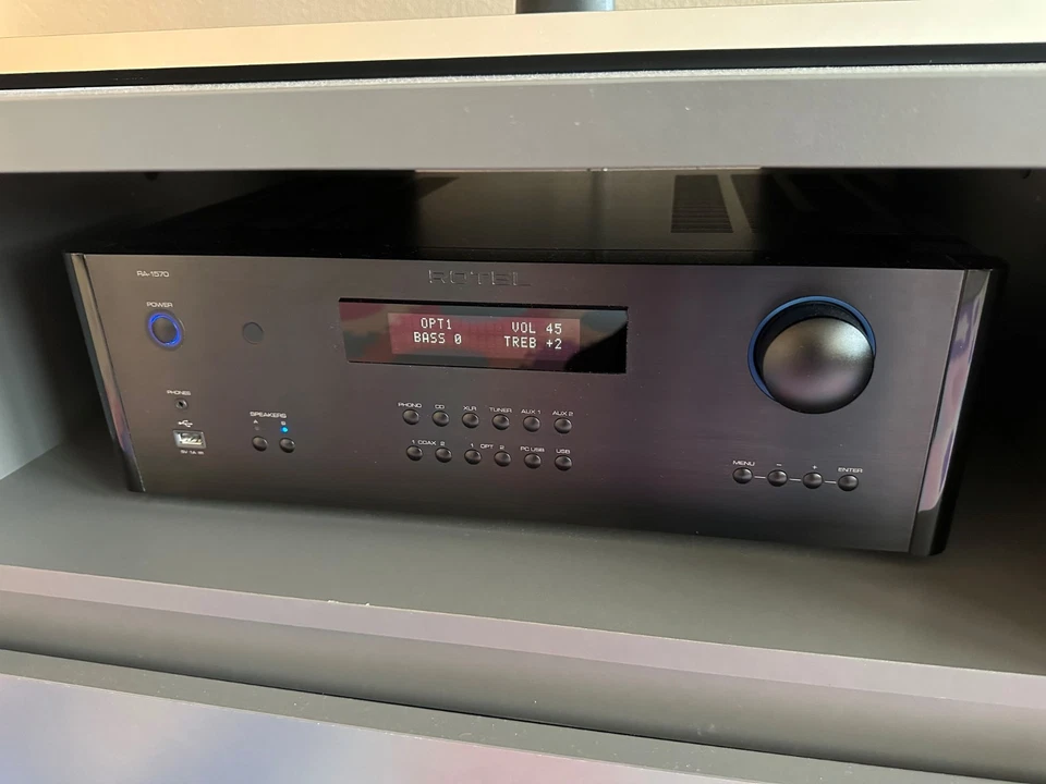 Rotel RA-1570 Integrated Amplifier - Bild 1 von 4