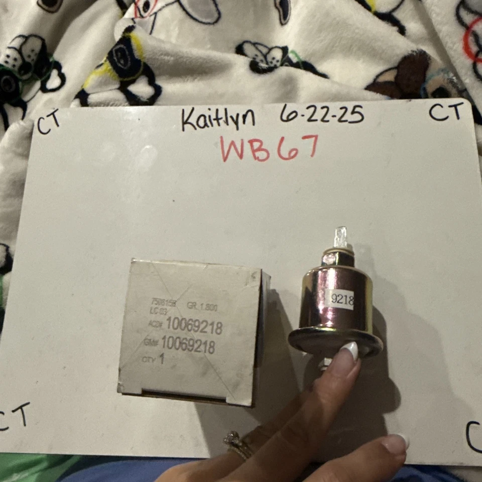 Interruptor de presión de aceite de motor GM ACDelco 10069218 original nuevo de stock camioneta Chevrolet años 80’s Foto 1 de 1