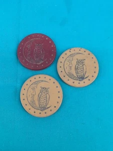 3 antike gravierte Eule & Mond Ton Pokerchips - Bild 1 von 2