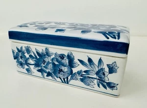 Trinket Or Decorative Blue And White Box Designed With Flowers - Picture 1 of 6