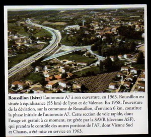 2011  --  VUE AERIENNE DE ROUSSILLON EN 1963   3D443 - Picture 1 of 1