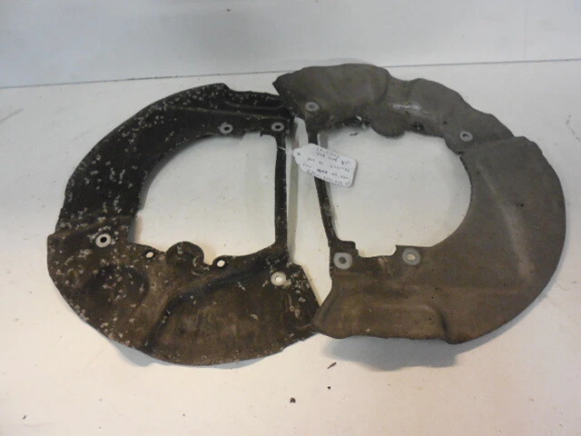 06-10 E60 BMW 528xi 525xi 535i par de escudos contra poeira de freio dianteiro 6767786 - Imagem 1 de 3