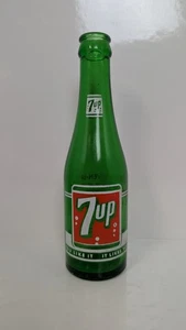 7 Up You Like It It Likes You Green Glass Empty Bottle 7 oz. 8" Winnipeg Vintage - Bild 1 von 7