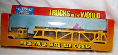 Camión ERTL Trucks of the World Mack con portacarros #1441 / sin usar, en caja / Foto 1 de 4