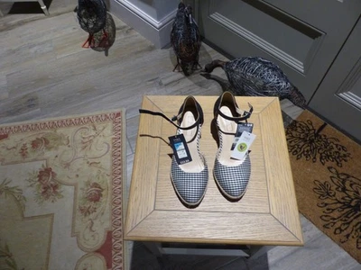 M & S NEW  BLACK CHECK WEDGE SANDAL SIZE  5.5 - Image 1 of 3