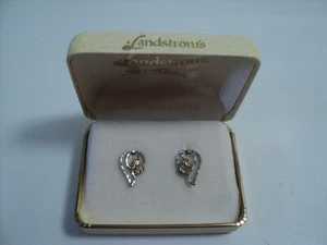 Vintage BLACK HILLS 2 GOLD LEAFS Post EARRINGS Landstrom's case certificate USA - Picture 1 of 4